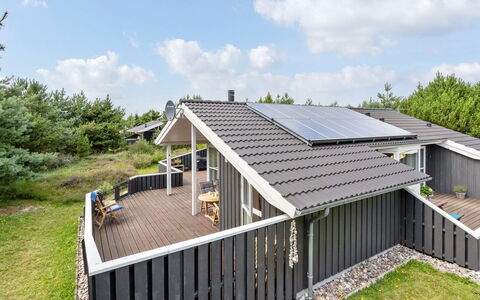 Gothfred - 1Km from the Sea: Hus, Hjem, Sommerhus, Estate, Gård, Stuehus, Sidespor, Garden Bygninger, Veranda