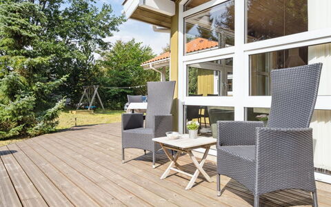 Karitte - 5Km from the Sea: Blå, Busk, Sommerhus, Bunddække, Have, Estate, Skygge, Landscaping, Stuehus, Eco Hotel