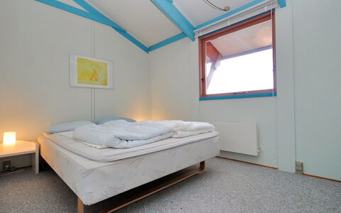 Momme - 500M from the Sea: Indretning, Soveværelse, Etage, Loft, Gulvbelægning, Seng, Sengetøj, Værelse, Sengetøj, Bed Frame