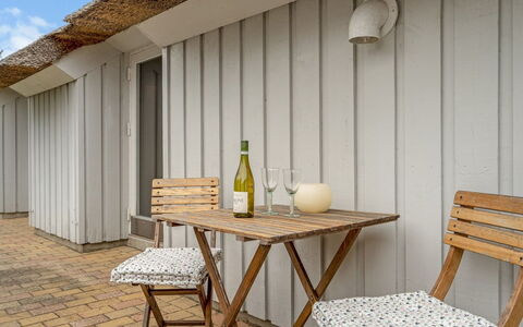 Gunnie - 1.1Km from the Sea: Blå, Busk, Sommerhus, Bunddække, Have, Estate, Skygge, Landscaping, Stuehus, Eco Hotel