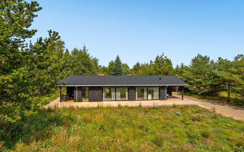 Vigga - 800M from the Sea: Arkitektur, Tag, Hjem, Kompositmateriale, Dagslys, Sidespor, Indkørsel