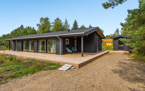 Vigga - 800M from the Sea: Arkitektur, Tag, Hjem, Kompositmateriale, Dagslys, Sidespor, Indkørsel