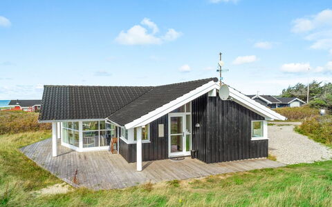 Esma - 150M from the Sea: Hus, Hjem, Tag, Sommerhus, Estate, Landscaping, Garden Bygninger, Sidespor, Stuehus