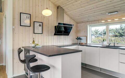 Esma - 150M from the Sea: Køkken, Træ, Countertop, Loft, Indretning, Lysarmatur, Gulvbelægning, Køkken Apparat, Hjem, Etage