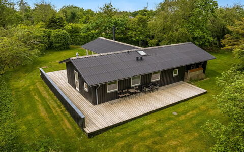 Jarno - 1Km from the Sea: Loft, Gulvbelægning, Indretning, Etage, Kompositmateriale, Møbel, Udvej, Hotel, Design, Dagslys