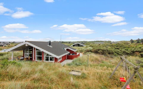 Gamal - 400M from the Sea: Møbel, Indretning, Gulvbelægning, Træ, Etage, Loft, Trægulve, Stol, Bord, Belysning