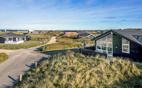 Dimka - 300M from the Sea: Hus, Hjem, Sommerhus, Estate, Gård, Stuehus, Sidespor, Garden Bygninger, Veranda