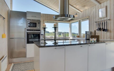 Welma - 500M from the Sea: Køkken, Loft, Countertop, Køkken Apparat, Lysarmatur, Gulvbelægning, Hjem, Indretning, Cabinetry, Husholdningsapparat