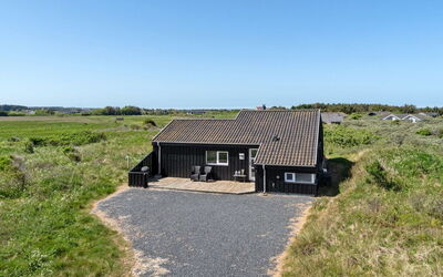Welma - 500M from the Sea