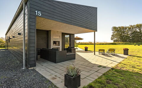 Alva - 998M from the Sea: Indretning, Loft, Lejlighed, Gulvbelægning, Møbel, Etage, Værelse, Belysning, Hjem, Couch