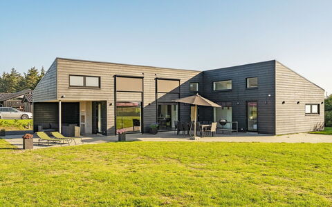 Alva - 998M from the Sea: Svømmepøl, Udendørs Møbler, Møbel, Udvej, Flise, Eco Hotel, Skygge, Stol, Fritid, Estate
