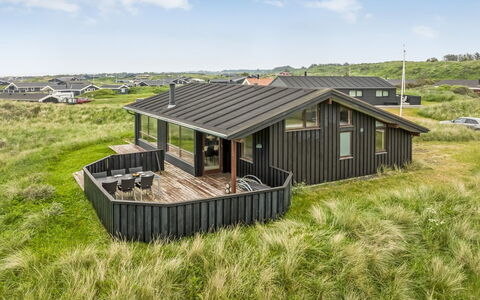Yma - 200M from the Sea: Hus, Hjem, Sommerhus, Estate, Gård, Stuehus, Sidespor, Garden Bygninger, Veranda