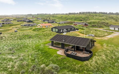 Yma - 200M from the Sea: Hus, Hjem, Sommerhus, Estate, Gård, Stuehus, Sidespor, Garden Bygninger, Veranda