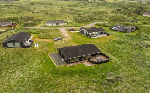 Yma - 200M from the Sea: Hus, Hjem, Sommerhus, Estate, Gård, Stuehus, Sidespor, Garden Bygninger, Veranda