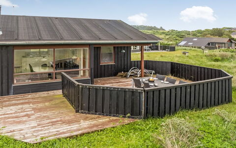 Yma - 200M from the Sea: Loft, Gulvbelægning, Indretning, Etage, Kompositmateriale, Møbel, Udvej, Hotel, Design, Dagslys