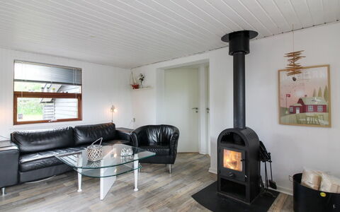 Grubbe - 600M from the Sea: Tag, Hus, Land Lot, Hjem, Sommerhus, Estate, Garden Bygninger, Skygge, Bjælkehytte, Landscaping
