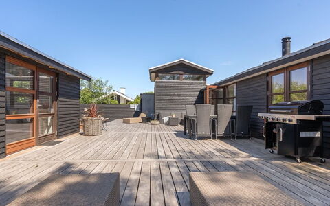 Grubbe - 600M from the Sea: Tag, Hus, Land Lot, Hjem, Sommerhus, Estate, Garden Bygninger, Skygge, Bjælkehytte, Landscaping