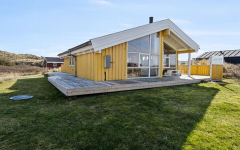 Bjarni - 239M from the Sea: Hus, Hjem, Dør, Tag, Sommerhus, Estate, Have, Skygge, Sidespor, Gård