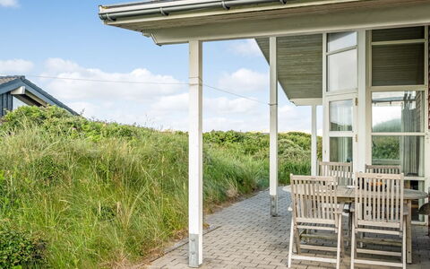 Jolanta - 250M from the Sea: Svømmepøl, Udendørs Møbler, Møbel, Udvej, Flise, Eco Hotel, Skygge, Stol, Fritid, Estate
