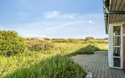 Jolanta - 250M from the Sea: Svømmepøl, Udendørs Møbler, Møbel, Udvej, Flise, Eco Hotel, Skygge, Stol, Fritid, Estate