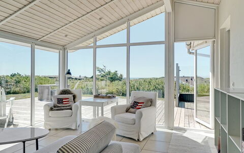 Aella - 150M from the Sea: Veranda, Hjem, Loft, Indretning, Dør, Etage, Stue, Stol, Dæk