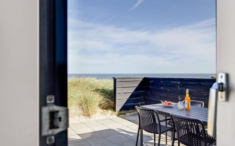 Antonie - 95M from the Sea: Hus, Hjem, Tag, Sommerhus, Estate, Landscaping, Garden Bygninger, Sidespor, Stuehus