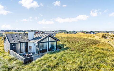 Antonie - 95M from the Sea: Hus, Hjem, Tag, Sommerhus, Estate, Landscaping, Garden Bygninger, Sidespor, Stuehus