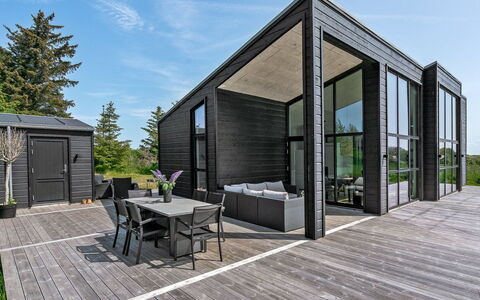 Marielouise - 900M from the Sea