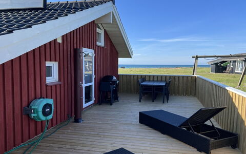 Asta - 85M from the Sea: Møbel, Indretning, Gulvbelægning, Træ, Etage, Loft, Trægulve, Stol, Bord, Belysning