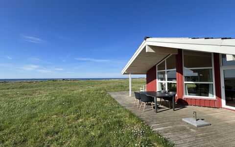 Asta - 85M from the Sea: Møbel, Indretning, Gulvbelægning, Træ, Etage, Loft, Trægulve, Stol, Bord, Belysning