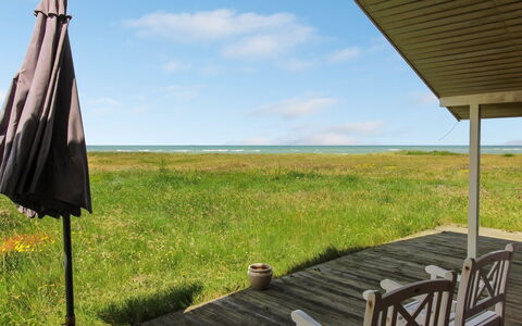 Asta - 85M from the Sea: Møbel, Indretning, Gulvbelægning, Træ, Etage, Loft, Trægulve, Stol, Bord, Belysning