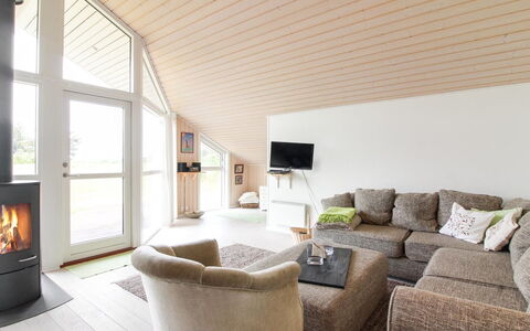 Bengt - 1Km from the Sea: Træ, Møbel, Lejlighed, Værelse, Loft, Bejdse, Stol, Hårdttræ, Klarlak, Tømmer