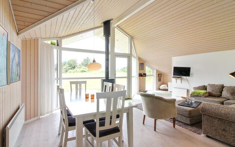 Bengt - 1Km from the Sea: Træ, Møbel, Lejlighed, Værelse, Loft, Bejdse, Stol, Hårdttræ, Klarlak, Tømmer
