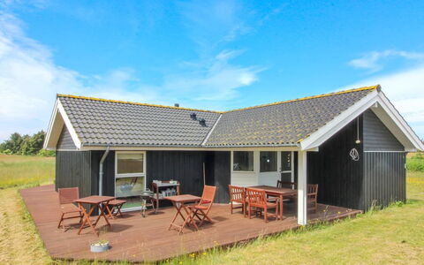 Bengt - 1Km from the Sea: Træ, Møbel, Lejlighed, Værelse, Loft, Bejdse, Stol, Hårdttræ, Klarlak, Tømmer