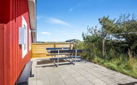 Olla - 300M from the Sea: Svømmepøl, Udendørs Møbler, Møbel, Udvej, Flise, Eco Hotel, Skygge, Stol, Fritid, Estate