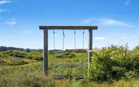 Olla - 300M from the Sea: Tag, Sommerhus, Hjem, Skygge, Sidespor, Stuehus, Veranda, Udendørs Struktur, Garden Bygninger