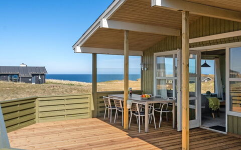 Asger - 50M from the Sea: Indretning, Loft, Lejlighed, Gulvbelægning, Møbel, Etage, Værelse, Belysning, Hjem, Couch