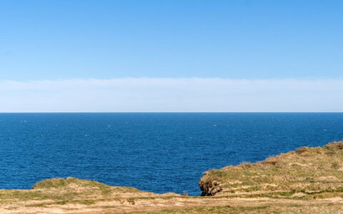 Asger - 50M from the Sea: Indretning, Loft, Lejlighed, Gulvbelægning, Møbel, Etage, Værelse, Belysning, Hjem, Couch