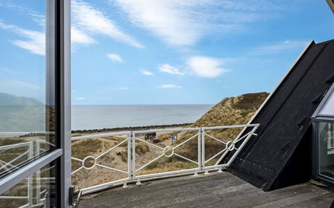 Hillegonde - 84M from the Sea: 