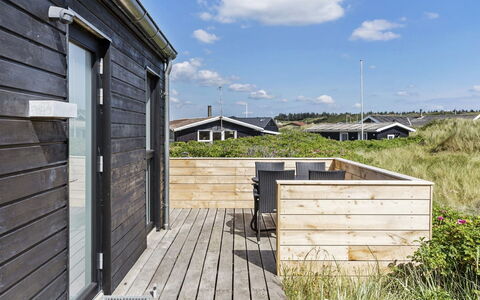 Aaltje - 65M from the Sea: Hus, Hjem, Dør, Tag, Sommerhus, Estate, Have, Skygge, Sidespor, Gård
