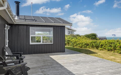 Marjanna - 350M from the Sea: Træ, Tag, Hjem, Sidespor, Dør, Hus, Sommerhus, Veranda, Planke, Hårdttræ