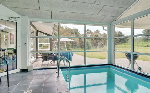 Aiyana - 530M from the Sea: Svømmepøl, Gulvbelægning, Loft, Dør, Etage, Kompositmateriale, Skygge, Udvej, Stol, Glas
