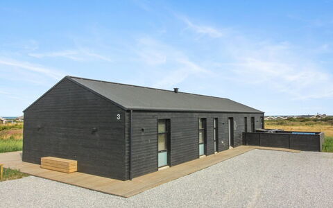 Heilo - 300M from the Sea: Træ, Tag, Arkitektur, Hjem, Hus, Sommerhus, Sidespor, Hårdttræ, Hældning, Estate
