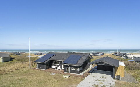 Konsta - 200M from the Sea: Svømmepøl, Udendørs Møbler, Møbel, Udvej, Flise, Eco Hotel, Skygge, Stol, Fritid, Estate