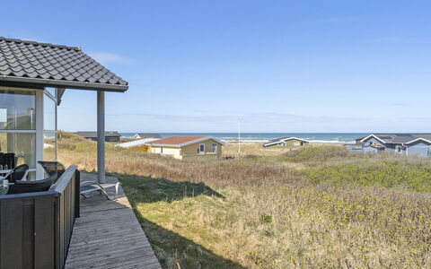 Konsta - 200M from the Sea: Svømmepøl, Udendørs Møbler, Møbel, Udvej, Flise, Eco Hotel, Skygge, Stol, Fritid, Estate