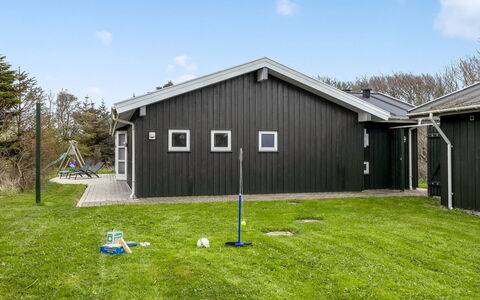 Hauke - 478M from the Sea: Møbel, Indretning, Gulvbelægning, Træ, Etage, Loft, Trægulve, Stol, Bord, Belysning