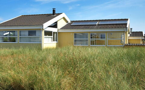 Thorir - 542M from the Sea: Træ, Møbel, Lejlighed, Værelse, Loft, Bejdse, Stol, Hårdttræ, Klarlak, Tømmer