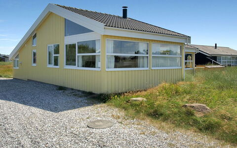 Thorir - 542M from the Sea: Træ, Møbel, Lejlighed, Værelse, Loft, Bejdse, Stol, Hårdttræ, Klarlak, Tømmer