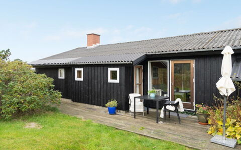 Øgrim - 204M from the Sea: Møbel, Indretning, Stol, Gulvbelægning, Bord, Udvej, Etage, Loft, Værelse, Eco Hotel