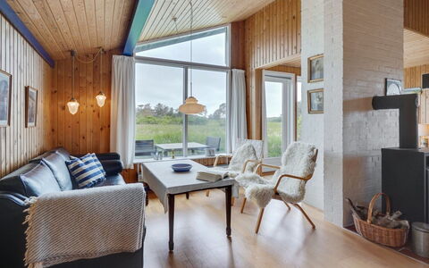 Øgrim - 204M from the Sea: Møbel, Indretning, Stol, Gulvbelægning, Bord, Udvej, Etage, Loft, Værelse, Eco Hotel